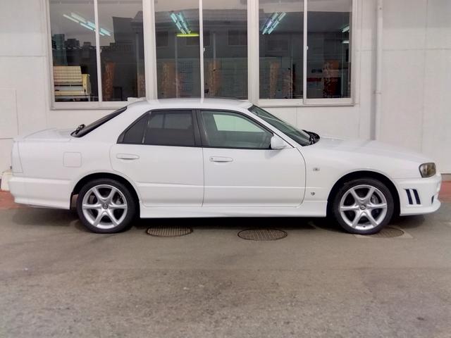 スカイライン 25GT-V★5速MT★後期型★HIDライト★フジツボマフラ 後期モデル★純正フルエアロ★HIDライト★純正17インチアルミ★フジツボマフラー★HICAS★キーレスキー★ネオストレート6★RB25エンジン★Bluetoothオーディオ★車検R8年9月★修復歴無★(13枚目)