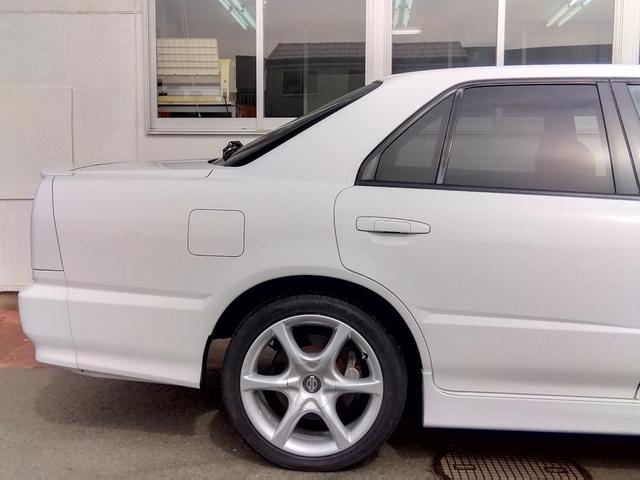 スカイライン 25GT-V★5速MT★後期型★HIDライト★フジツボマフラ 後期モデル★純正フルエアロ★HIDライト★純正17インチアルミ★フジツボマフラー★HICAS★キーレスキー★ネオストレート6★RB25エンジン★Bluetoothオーディオ★車検R8年9月★修復歴無★(14枚目)