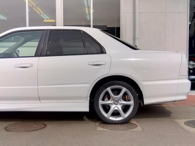 スカイライン 25GT-V★5速MT★後期型★HIDライト★フジツボマフラ 後期モデル★純正フルエアロ★HIDライト★純正17インチアルミ★フジツボマフラー★HICAS★キーレスキー★ネオストレート6★RB25エンジン★Bluetoothオーディオ★車検R8年9月★修復歴無★(21枚目)