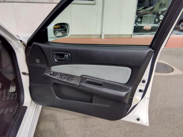 スカイライン 25GT-V★5速MT★後期型★HIDライト★フジツボマフラ 後期モデル★純正フルエアロ★HIDライト★純正17インチアルミ★フジツボマフラー★HICAS★キーレスキー★ネオストレート6★RB25エンジン★Bluetoothオーディオ★車検R8年9月★修復歴無★(41枚目)