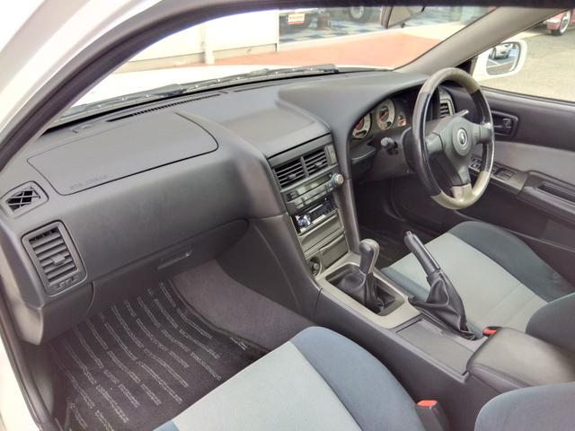 スカイライン 25GT-V★5速MT★後期型★HIDライト★フジツボマフラ 後期モデル★純正フルエアロ★HIDライト★純正17インチアルミ★フジツボマフラー★HICAS★キーレスキー★ネオストレート6★RB25エンジン★Bluetoothオーディオ★車検R8年9月★修復歴無★(45枚目)