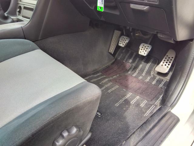 スカイライン 25GT-V★5速MT★後期型★HIDライト★フジツボマフラ 後期モデル★純正フルエアロ★HIDライト★純正17インチアルミ★フジツボマフラー★HICAS★キーレスキー★ネオストレート6★RB25エンジン★Bluetoothオーディオ★車検R8年9月★修復歴無★(51枚目)