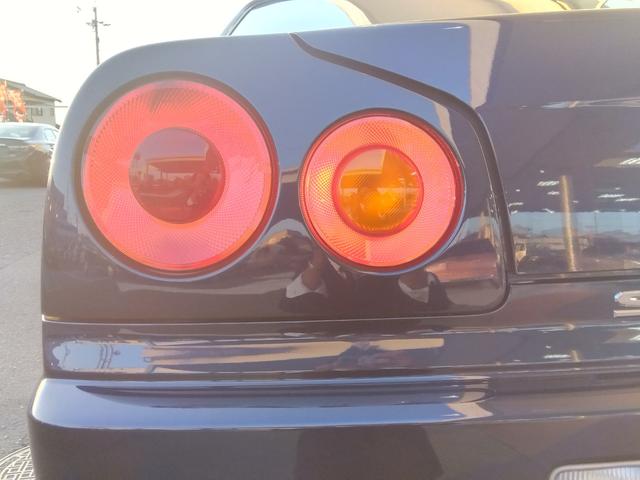 スカイライン ２５ＧＴターボ★タイベル交換済み★ノーマル車★ＥＴＣ★　純正３連メーター（電圧・油温・ブースト）ネオストレート６ターボ　ＨＩＤライト　キーレス　純正１７インチアルミ　タイベル交換済み　ＥＴＣ　ノーマル車両　ステアシフト　シフトマチック　ＨＩＣＡＳ（14枚目）