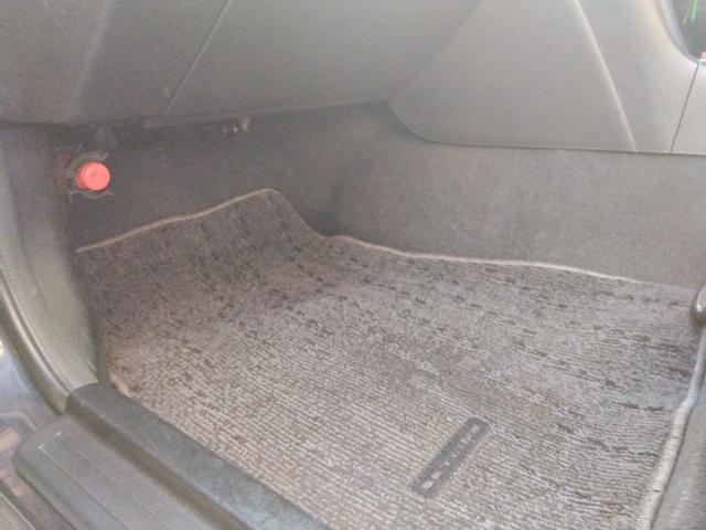 スカイライン ２５ＧＴターボ★タイベル交換済み★ノーマル車★ＥＴＣ★　純正３連メーター（電圧・油温・ブースト）ネオストレート６ターボ　ＨＩＤライト　キーレス　純正１７インチアルミ　タイベル交換済み　ＥＴＣ　ノーマル車両　ステアシフト　シフトマチック　ＨＩＣＡＳ（36枚目）