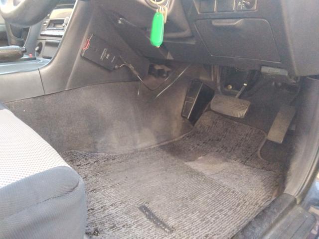 スカイライン ２５ＧＴターボ★タイベル交換済み★ノーマル車★ＥＴＣ★　純正３連メーター（電圧・油温・ブースト）ネオストレート６ターボ　ＨＩＤライト　キーレス　純正１７インチアルミ　タイベル交換済み　ＥＴＣ　ノーマル車両　ステアシフト　シフトマチック　ＨＩＣＡＳ（47枚目）