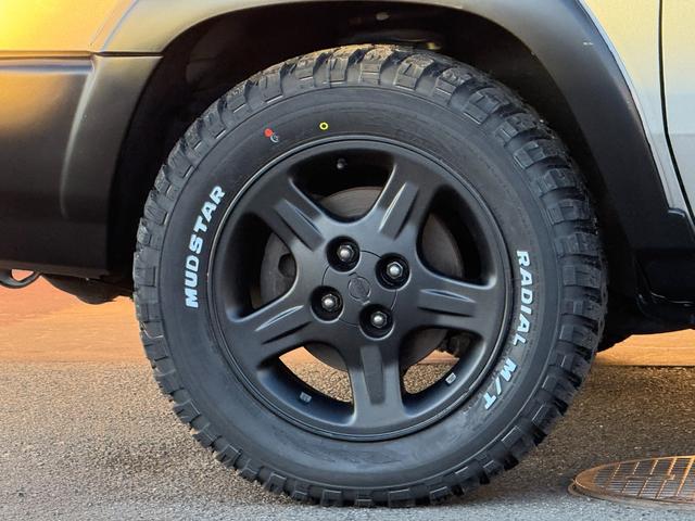 ラシーン フォルザ★４ＷＤ★ＥＴＣ★ドラレコ★社外ハンドル★　★丸目四灯ヘッドライト★オーバーフェンダー★背面タイヤ★ルーフレール★フォグ★タイミングチェーン★ホワイトメーター★ＥＴＣ★ドラレコ★オートアンテナ★社外ウッドハンドル★新品ホワイトレタータイヤ★（24枚目）