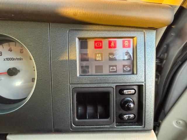 ラシーン フォルザ★４ＷＤ★ＥＴＣ★ドラレコ★社外ハンドル★　★丸目四灯ヘッドライト★オーバーフェンダー★背面タイヤ★ルーフレール★フォグ★タイミングチェーン★ホワイトメーター★ＥＴＣ★ドラレコ★オートアンテナ★社外ウッドハンドル★新品ホワイトレタータイヤ★（62枚目）