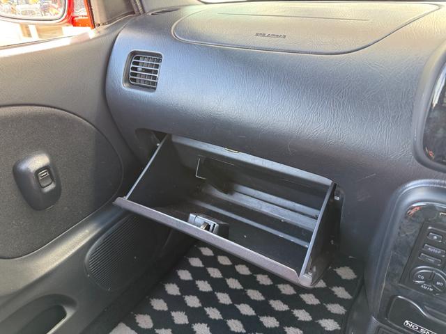 ミラジーノ ミニライトスペシャルターボ★５速マニュアル★禁煙車★後期★　★ターボモデル★５速マニュアル★禁煙車★後期モデル★メッキ架装★ミニライト純正アルミ★キーレスキー★ブラックウッドパネル★プロテインレザーシート★タイミングベルト１０８，０５５キロにて交換済み★（62枚目）