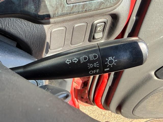 ミラジーノ ミニライトスペシャルターボ★５速マニュアル★禁煙車★後期★　★ターボモデル★５速マニュアル★禁煙車★後期モデル★メッキ架装★ミニライト純正アルミ★キーレスキー★ブラックウッドパネル★プロテインレザーシート★タイミングベルト１０８，０５５キロにて交換済み★（63枚目）