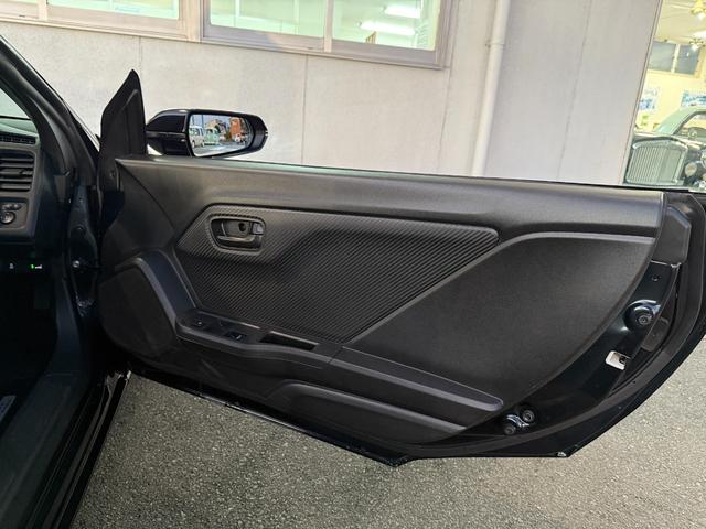 ターボ★センターディスプレイ★バックカメラ★アクティブリヤスポイラー★ＨＫＳ車高調★柿本改マフラー★スマートキー★ＬＥＤオートライト　ＥＴＣ★パドルシフト★ロールトップ★無限グリル★Ｂｌｕｅｔｏｏｔｈ