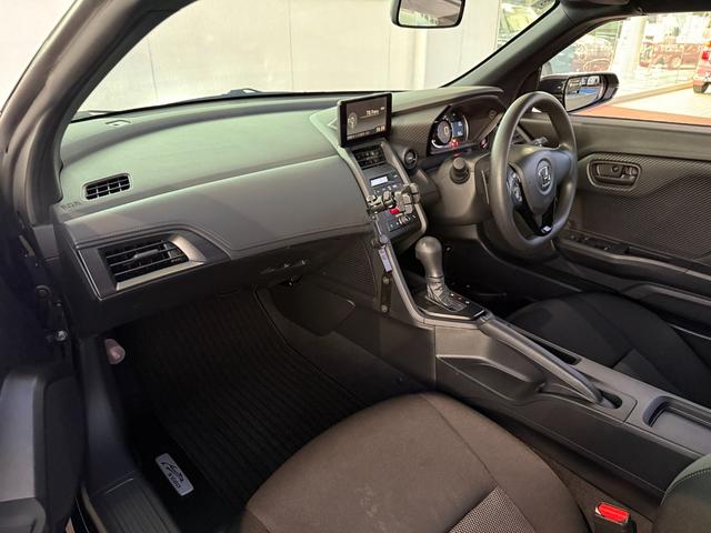 ターボ★センターディスプレイ★バックカメラ★アクティブリヤスポイラー★ＨＫＳ車高調★柿本改マフラー★スマートキー★ＬＥＤオートライト　ＥＴＣ★パドルシフト★ロールトップ★無限グリル★Ｂｌｕｅｔｏｏｔｈ