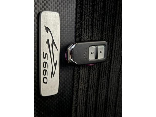 ターボ★センターディスプレイ★バックカメラ★アクティブリヤスポイラー★ＨＫＳ車高調★柿本改マフラー★スマートキー★ＬＥＤオートライト　ＥＴＣ★パドルシフト★ロールトップ★無限グリル★Ｂｌｕｅｔｏｏｔｈ