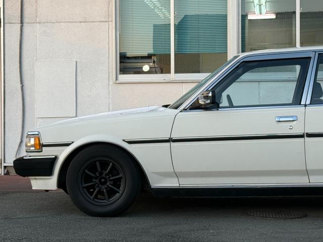 マークIIワゴン LG★RSワタナベ8スポークアルミ★実走行3.0万km★ ★エアコン★パワステ★純正フロアーマット★カスタムベースにオススメ★マットブラックバンパー★1G-EUエンジン直列6気筒130馬力★初期モデル★RSワタナベエイトスポークアルミ★走行30109km★(24枚目)