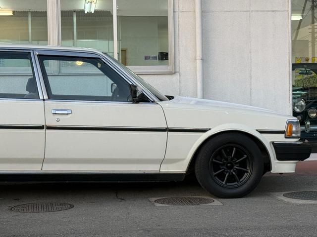 マークIIワゴン LG★RSワタナベ8スポークアルミ★実走行3.0万km★ ★エアコン★パワステ★純正フロアーマット★カスタムベースにオススメ★マットブラックバンパー★1G-EUエンジン直列6気筒130馬力★初期モデル★RSワタナベエイトスポークアルミ★走行30109km★(30枚目)