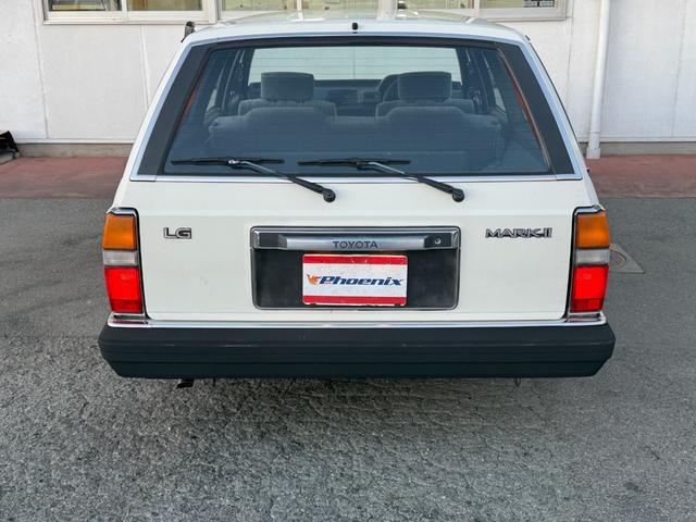 マークIIワゴン LG★RSワタナベ8スポークアルミ★実走行3.0万km★ ★エアコン★パワステ★純正フロアーマット★カスタムベースにオススメ★マットブラックバンパー★1G-EUエンジン直列6気筒130馬力★初期モデル★RSワタナベエイトスポークアルミ★走行30109km★(34枚目)