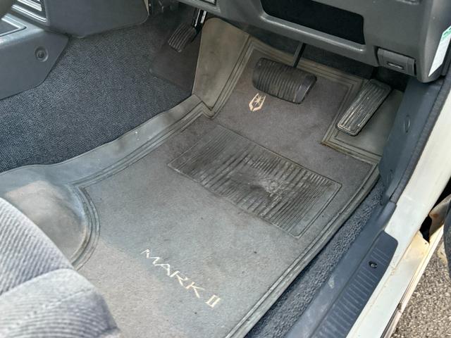 マークIIワゴン LG★RSワタナベ8スポークアルミ★実走行3.0万km★ ★エアコン★パワステ★純正フロアーマット★カスタムベースにオススメ★マットブラックバンパー★1G-EUエンジン直列6気筒130馬力★初期モデル★RSワタナベエイトスポークアルミ★走行30109km★(42枚目)