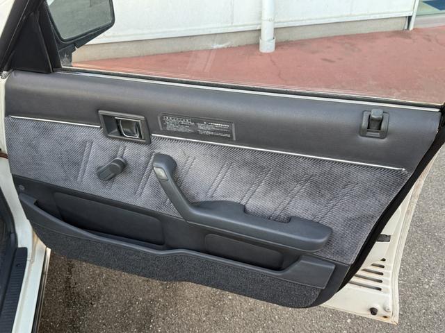 マークIIワゴン LG★RSワタナベ8スポークアルミ★実走行3.0万km★ ★エアコン★パワステ★純正フロアーマット★カスタムベースにオススメ★マットブラックバンパー★1G-EUエンジン直列6気筒130馬力★初期モデル★RSワタナベエイトスポークアルミ★走行30109km★(43枚目)