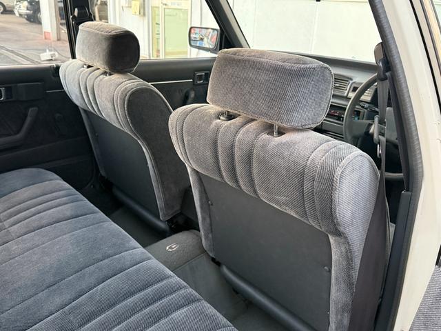 マークIIワゴン LG★RSワタナベ8スポークアルミ★実走行3.0万km★ ★エアコン★パワステ★純正フロアーマット★カスタムベースにオススメ★マットブラックバンパー★1G-EUエンジン直列6気筒130馬力★初期モデル★RSワタナベエイトスポークアルミ★走行30109km★(45枚目)