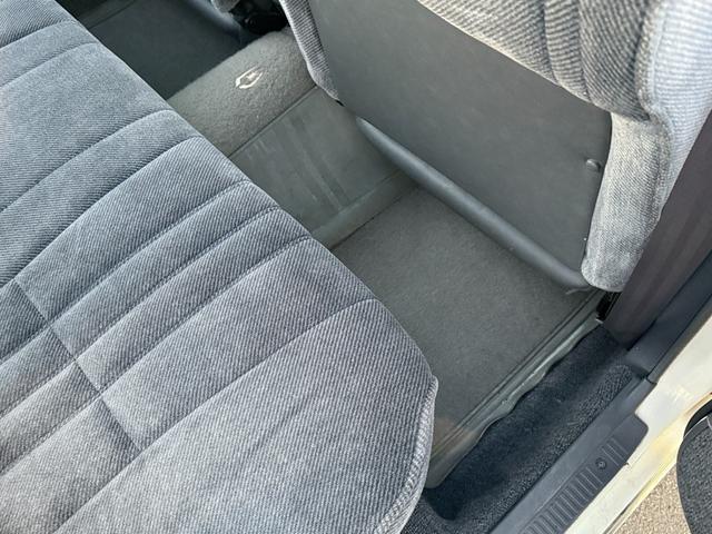 マークIIワゴン LG★RSワタナベ8スポークアルミ★実走行3.0万km★ ★エアコン★パワステ★純正フロアーマット★カスタムベースにオススメ★マットブラックバンパー★1G-EUエンジン直列6気筒130馬力★初期モデル★RSワタナベエイトスポークアルミ★走行30109km★(46枚目)