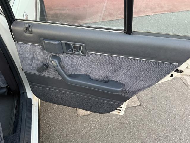 マークIIワゴン LG★RSワタナベ8スポークアルミ★実走行3.0万km★ ★エアコン★パワステ★純正フロアーマット★カスタムベースにオススメ★マットブラックバンパー★1G-EUエンジン直列6気筒130馬力★初期モデル★RSワタナベエイトスポークアルミ★走行30109km★(47枚目)