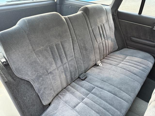 マークIIワゴン LG★RSワタナベ8スポークアルミ★実走行3.0万km★ ★エアコン★パワステ★純正フロアーマット★カスタムベースにオススメ★マットブラックバンパー★1G-EUエンジン直列6気筒130馬力★初期モデル★RSワタナベエイトスポークアルミ★走行30109km★(48枚目)