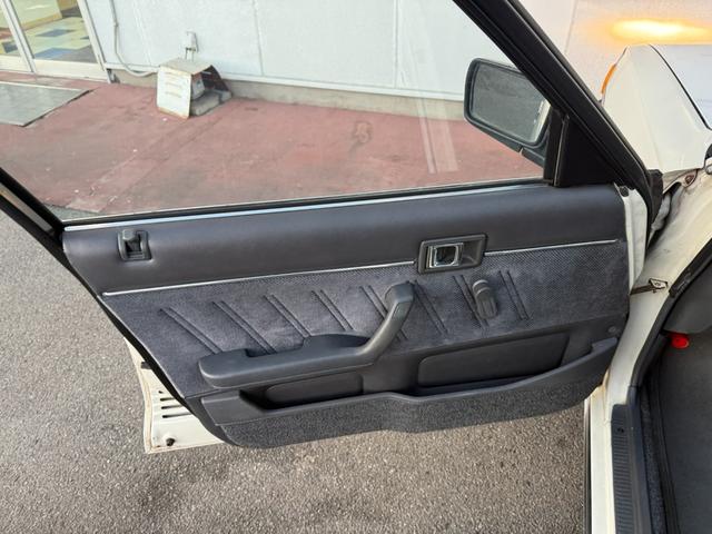 マークIIワゴン LG★RSワタナベ8スポークアルミ★実走行3.0万km★ ★エアコン★パワステ★純正フロアーマット★カスタムベースにオススメ★マットブラックバンパー★1G-EUエンジン直列6気筒130馬力★初期モデル★RSワタナベエイトスポークアルミ★走行30109km★(51枚目)