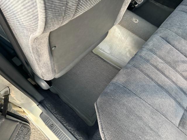 マークIIワゴン LG★RSワタナベ8スポークアルミ★実走行3.0万km★ ★エアコン★パワステ★純正フロアーマット★カスタムベースにオススメ★マットブラックバンパー★1G-EUエンジン直列6気筒130馬力★初期モデル★RSワタナベエイトスポークアルミ★走行30109km★(54枚目)