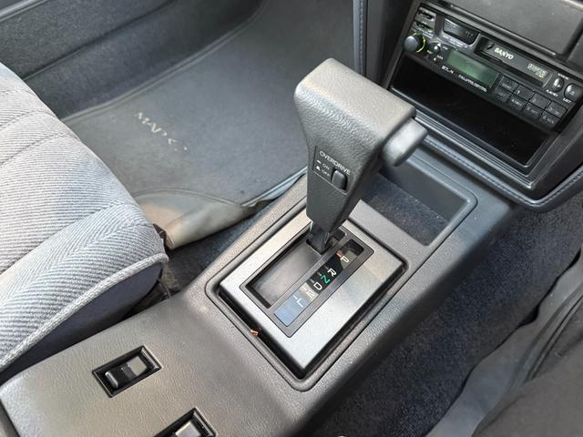 マークIIワゴン LG★RSワタナベ8スポークアルミ★実走行3.0万km★ ★エアコン★パワステ★純正フロアーマット★カスタムベースにオススメ★マットブラックバンパー★1G-EUエンジン直列6気筒130馬力★初期モデル★RSワタナベエイトスポークアルミ★走行30109km★(64枚目)