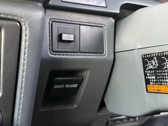 マークIIワゴン LG★RSワタナベ8スポークアルミ★実走行3.0万km★ ★エアコン★パワステ★純正フロアーマット★カスタムベースにオススメ★マットブラックバンパー★1G-EUエンジン直列6気筒130馬力★初期モデル★RSワタナベエイトスポークアルミ★走行30109km★(69枚目)