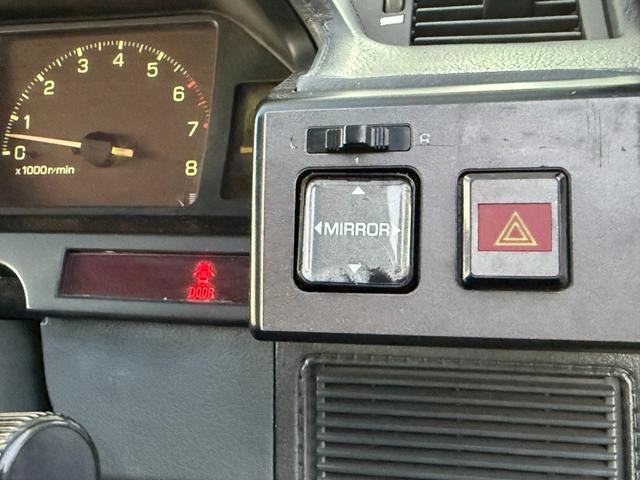 マークIIワゴン LG★RSワタナベ8スポークアルミ★実走行3.0万km★ ★エアコン★パワステ★純正フロアーマット★カスタムベースにオススメ★マットブラックバンパー★1G-EUエンジン直列6気筒130馬力★初期モデル★RSワタナベエイトスポークアルミ★走行30109km★(70枚目)