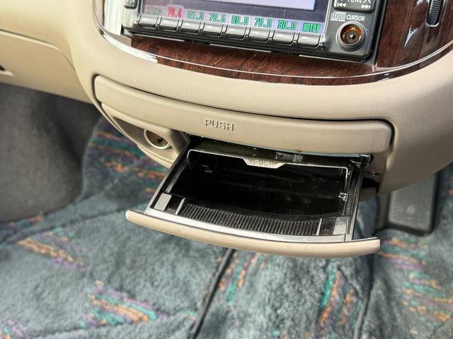 エスティマ ホワイトパールセレクション★スーパーチャージャー★４ＷＤ★　ツインムーンルーフ　社外フルエアロ＆ドアパネル　ＫＹＢショック　禁煙車　ＥＴＣ　バックカメラ　リヤヒーター　ＰＲＡＶＡアルミホイール　イージークロージャードア　キーレスキー　走行５．９万ｋｍ修復歴無（68枚目）