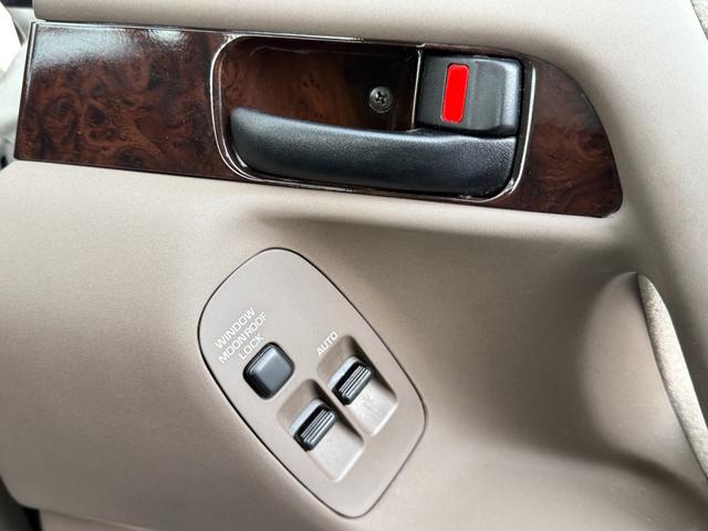 エスティマ ホワイトパールセレクション★スーパーチャージャー★４ＷＤ★　ツインムーンルーフ　社外フルエアロ＆ドアパネル　ＫＹＢショック　禁煙車　ＥＴＣ　バックカメラ　リヤヒーター　ＰＲＡＶＡアルミホイール　イージークロージャードア　キーレスキー　走行５．９万ｋｍ修復歴無（74枚目）