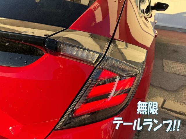 シビック ハッチバック★６ＭＴ★ＶＴＥＣターボ★無限ＬＥＤテールランプ　ハーフレザーシート　ＬＥＤライト　純正フルエアロ　シートヒーター　純正１８インチアルミ　ホンダセンシング　バックカメラ　スマートキー　ビルトインＥＴＣ２．０　地デジＴＶ　パワーシート　６速ＭＴターボ（11枚目）