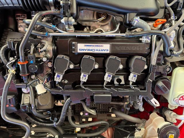 シビック ハッチバック★６ＭＴ★ＶＴＥＣターボ★無限ＬＥＤテールランプ　ハーフレザーシート　ＬＥＤライト　純正フルエアロ　シートヒーター　純正１８インチアルミ　ホンダセンシング　バックカメラ　スマートキー　ビルトインＥＴＣ２．０　地デジＴＶ　パワーシート　６速ＭＴターボ（42枚目）
