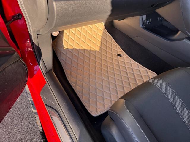 シビック ハッチバック★６ＭＴ★ＶＴＥＣターボ★無限ＬＥＤテールランプ　ハーフレザーシート　ＬＥＤライト　純正フルエアロ　シートヒーター　純正１８インチアルミ　ホンダセンシング　バックカメラ　スマートキー　ビルトインＥＴＣ２．０　地デジＴＶ　パワーシート　６速ＭＴターボ（55枚目）