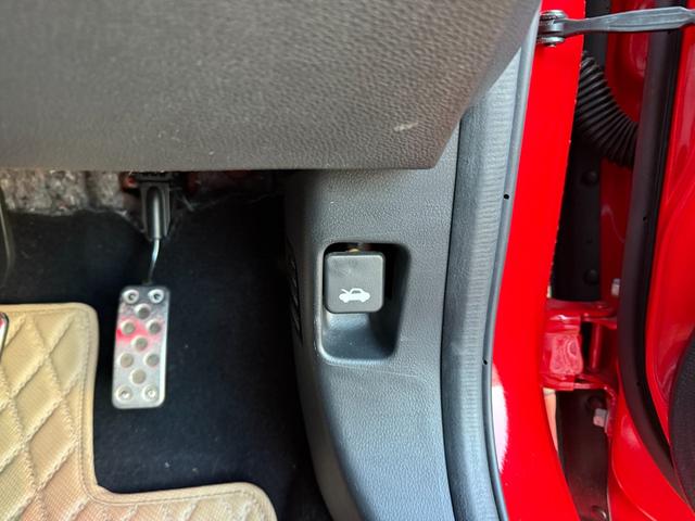 シビック ハッチバック★６ＭＴ★ＶＴＥＣターボ★無限ＬＥＤテールランプ　ハーフレザーシート　ＬＥＤライト　純正フルエアロ　シートヒーター　純正１８インチアルミ　ホンダセンシング　バックカメラ　スマートキー　ビルトインＥＴＣ２．０　地デジＴＶ　パワーシート　６速ＭＴターボ（77枚目）