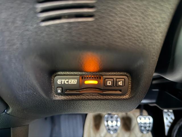 シビック ハッチバック★６ＭＴ★ＶＴＥＣターボ★無限ＬＥＤテールランプ　ハーフレザーシート　ＬＥＤライト　純正フルエアロ　シートヒーター　純正１８インチアルミ　ホンダセンシング　バックカメラ　スマートキー　ビルトインＥＴＣ２．０　地デジＴＶ　パワーシート　６速ＭＴターボ（80枚目）