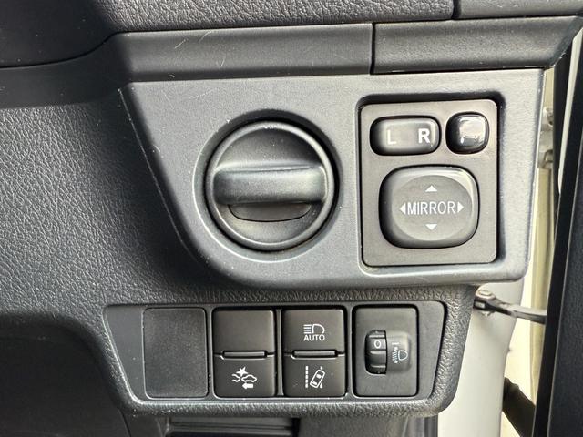 リューギワゴン １５ＳＴ★ワンオーナー車★ＳＤナビ★フルセグ★ＥＴＣ★　前後ドラレコ　丸目ＬＥＤヘッドライト　レーンディパーチャーアラート　プリクラッシュセーフティ　Ｂｌｕｅｔｏｏｔｈオーディオ　メッキグリル　アイドリングストップ　専用マット　ルーフスポイラー　ＥＴＣ（74枚目）