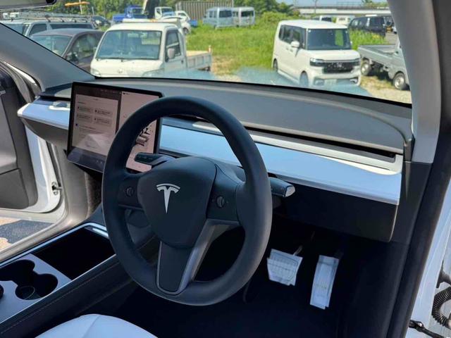 モデルＹ ＲＷＤ　ＥＴＣ　バックカメラ　サイドカメラ　クリアランスソナー　オートクルーズコントロール　レーンアシスト　衝突被害軽減システム　サンルーフ　ナビ　ＴＶ　ＬＥＤヘッドランプ　電動リアゲート　アルミホイール（7枚目）