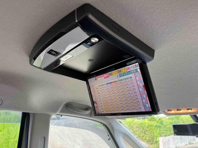 セレナ ハイウェイスター　Ｓ－ハイブリッド　Ｖセレクション　ＥＴＣ　バックカメラ　ナビ　ＴＶ　オートクルーズコントロール　両側電動スライドドア　オートライト　ＨＩＤ　スマートキー　アイドリングストップ　電動格納ミラー　後席モニター　３列シート　ウォークスルー（11枚目）