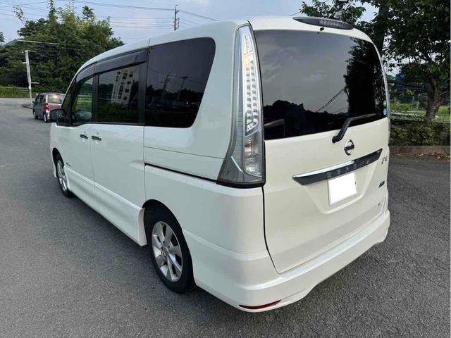 セレナ ハイウェイスター　Ｓ－ハイブリッド　Ｖセレクション　ＥＴＣ　バックカメラ　ナビ　ＴＶ　オートクルーズコントロール　両側電動スライドドア　オートライト　ＨＩＤ　スマートキー　アイドリングストップ　電動格納ミラー　後席モニター　３列シート　ウォークスルー（15枚目）