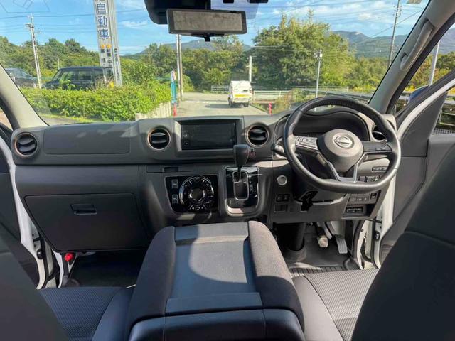 キャラバン 　４ＷＤ　ビルトインＥＴＣ　アラウンドビューモニター　ブラックレザーシート　クリアランスソナー　両側スライドドア　純正ディスプレイオーディオ　ＬＥＤヘッドランプ　純正１５インチアルミホイール　ＥＳＣ（14枚目）