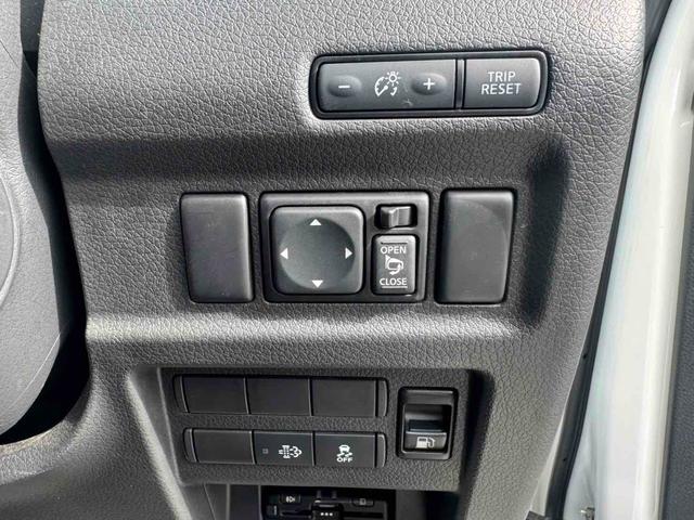 キャラバン 　４ＷＤ　ビルトインＥＴＣ　アラウンドビューモニター　ブラックレザーシート　クリアランスソナー　両側スライドドア　純正ディスプレイオーディオ　ＬＥＤヘッドランプ　純正１５インチアルミホイール　ＥＳＣ（20枚目）