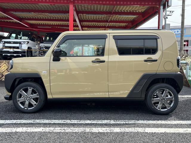 タフト Ｇ　ダーククロムベンチャー　軽ＳＵＶ・届出済未使用車・ガラスルーフ・ルーフレール・シートヒーター・スマートアシスト・スマートキー・電動パーキング・バックカメラ・ＵＳＢソケット・ＬＥＤヘッドライト・フォグ・純正アルミ（16枚目）