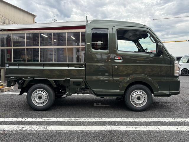 スーパーキャリイ Ｘ　現行型・５ＭＴ・４ＷＤ・ＬＥＤヘッド・フォグ・パワーウインドウ・電動格納ミラー・キーレス・スズキセーフティサポート・リヤゲートチェーン・オーバーヘッドシェルフ・荷台作業灯・届出済未使用車（22枚目）