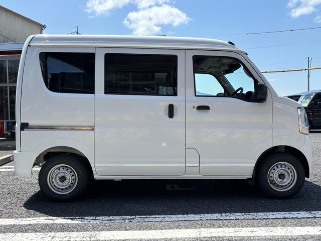 エブリイ ＰＡリミテッド　ハイルーフ・４ＷＤ・ＣＶＴ・届出済未使用車・現行型・セーフティサポート・衝突被害軽減・キーレス・エアコン・パワステ・パワーウインドウ・ＵＳＢソケット・オートライト・オートハイビーム（22枚目）