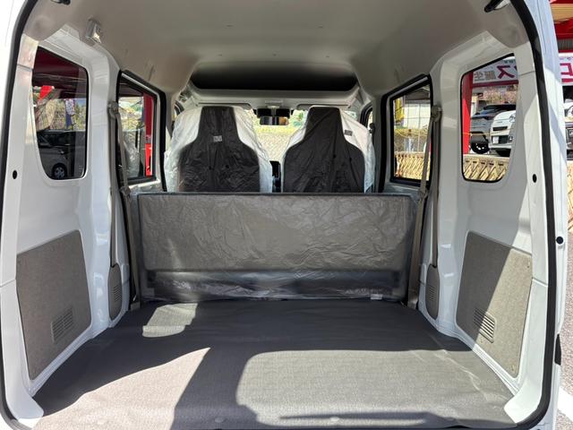 エブリイ ＰＡリミテッド　ハイルーフ・４ＷＤ・ＣＶＴ・届出済未使用車・現行型・セーフティサポート・衝突被害軽減・キーレス・エアコン・パワステ・パワーウインドウ・ＵＳＢソケット・オートライト・オートハイビーム（25枚目）