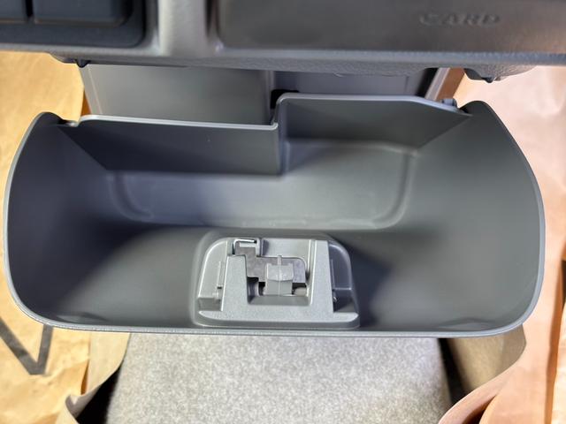 クリッパーバン ＧＸ　ハイルーフ・ＣＶＴ・届出済未使用車・現行型・新色・エブリィＯＥＭ・スマートキー・ＬＥＤヘッド・イージークローザー・シートヒーター・衝突被害軽減ブレーキ・コーナーセンサー・ＵＳＢソケット（41枚目）