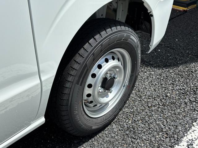 ミニキャブバン Ｍ　届出済未使用車・ＣＶＴ・エブリィＯＥＭ・４ＷＤ・ＰＡリミテッド・衝突被害軽減ブレーキ・軽バン・コーナーセンサー・オートライト・オートマチックハイビーム・ＵＳＢソケット・ＡＭ／ＦＭラジオ・フルフラット（45枚目）