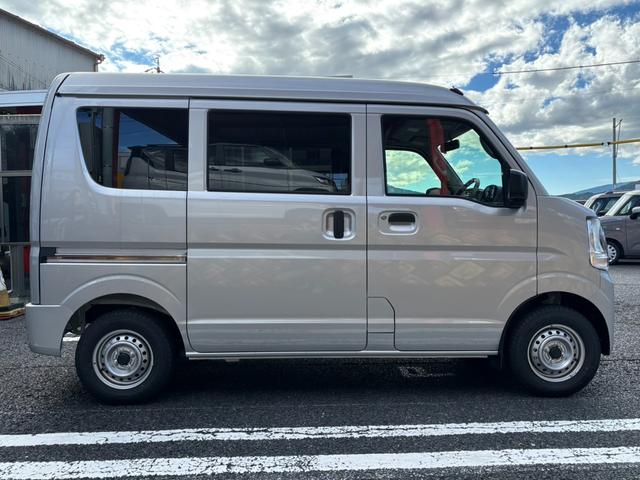 ミニキャブバン Ｅ　ハイルーフ・５ＭＴ・４ＷＤ・届出済未使用車・パーキングセンサー・ＡＭ／ＦＭラジオ・エアコン・パワステ・スライドドア・フルフラットシート・両席エアバッグ・オートライト・シガーソケット（22枚目）